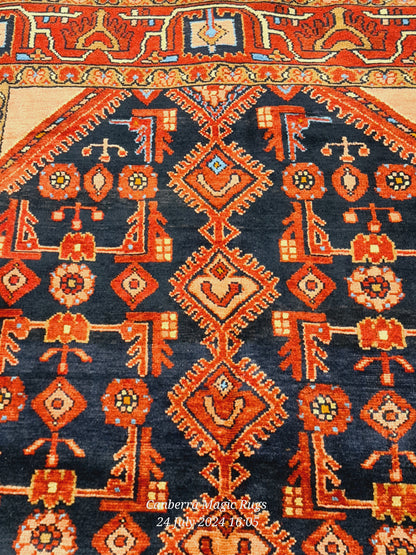 Handwoven Tribal Geometric Traditional Wool Rug (140 x 220 cm)
