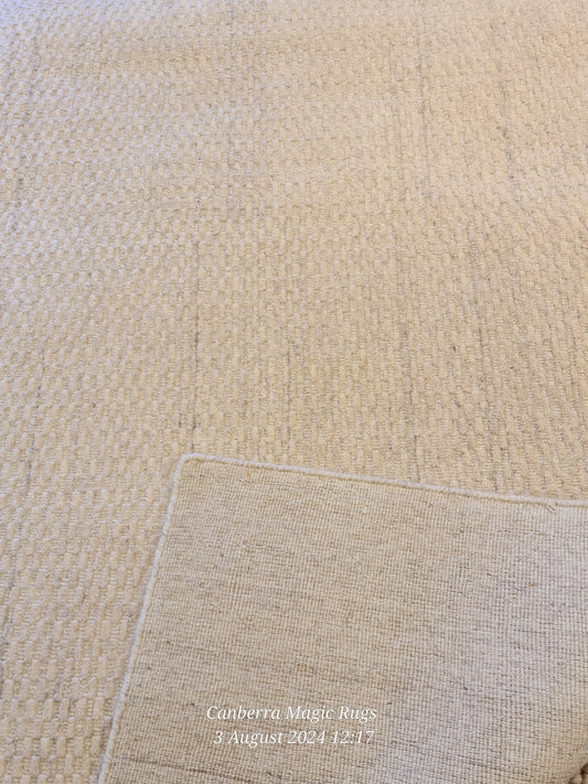 Handmade Woven Rugs - Geometric Pattern and Natural Undyed Wool (Soft Cream/Off-White Color) - /products/handmade-woven-rugs-geometric-pattern-rugs