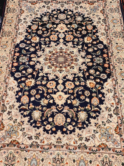 Elegant Floral Medallion Handmade Persian Rug with Ivory Border (140 x 220 cm)