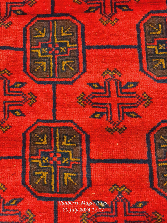 Baluchi rugs with a medallion shape - /products/107-x-186-cm