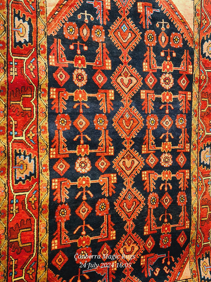 Handwoven Tribal Geometric Traditional Wool Rug (140 x 220 cm)